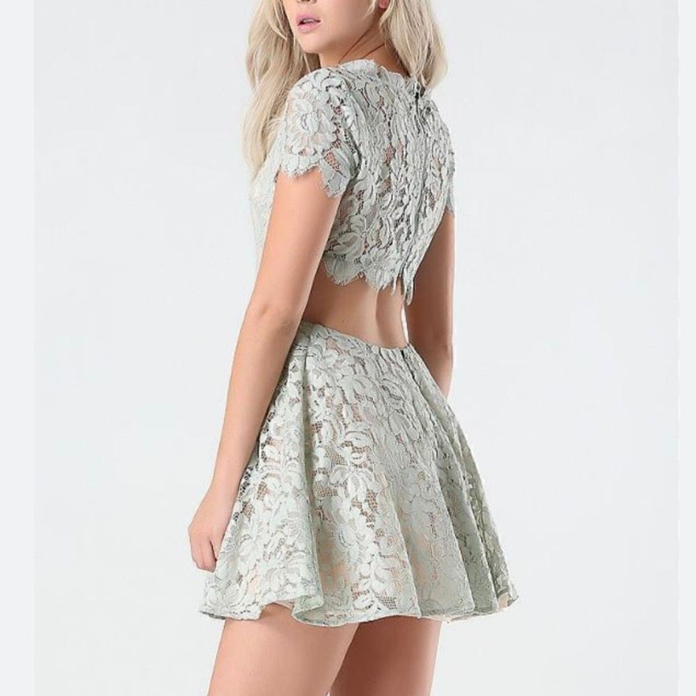 Bebe Women’s 8 Foil Lace Cutout Mint Blue Green Mini Dress Short Sleeve